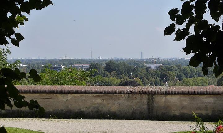 Schloss Dachau Cafe Restaurant